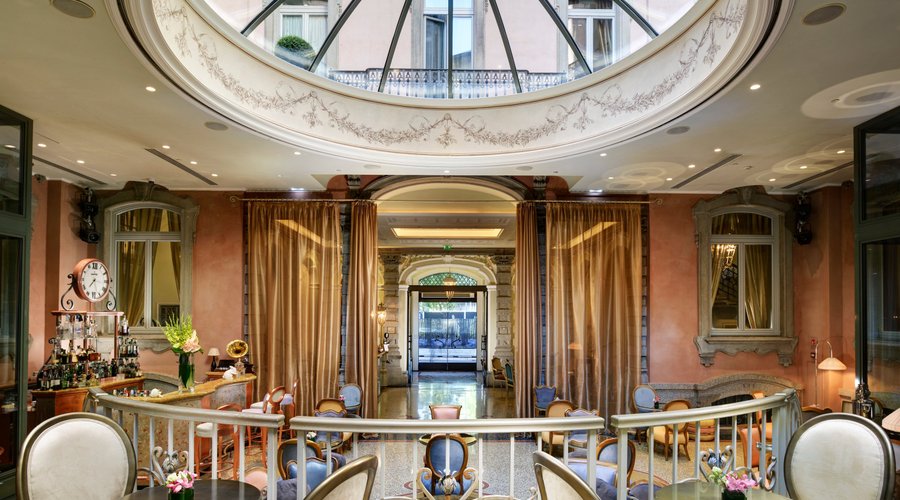 Lounge bar Mezzanotte