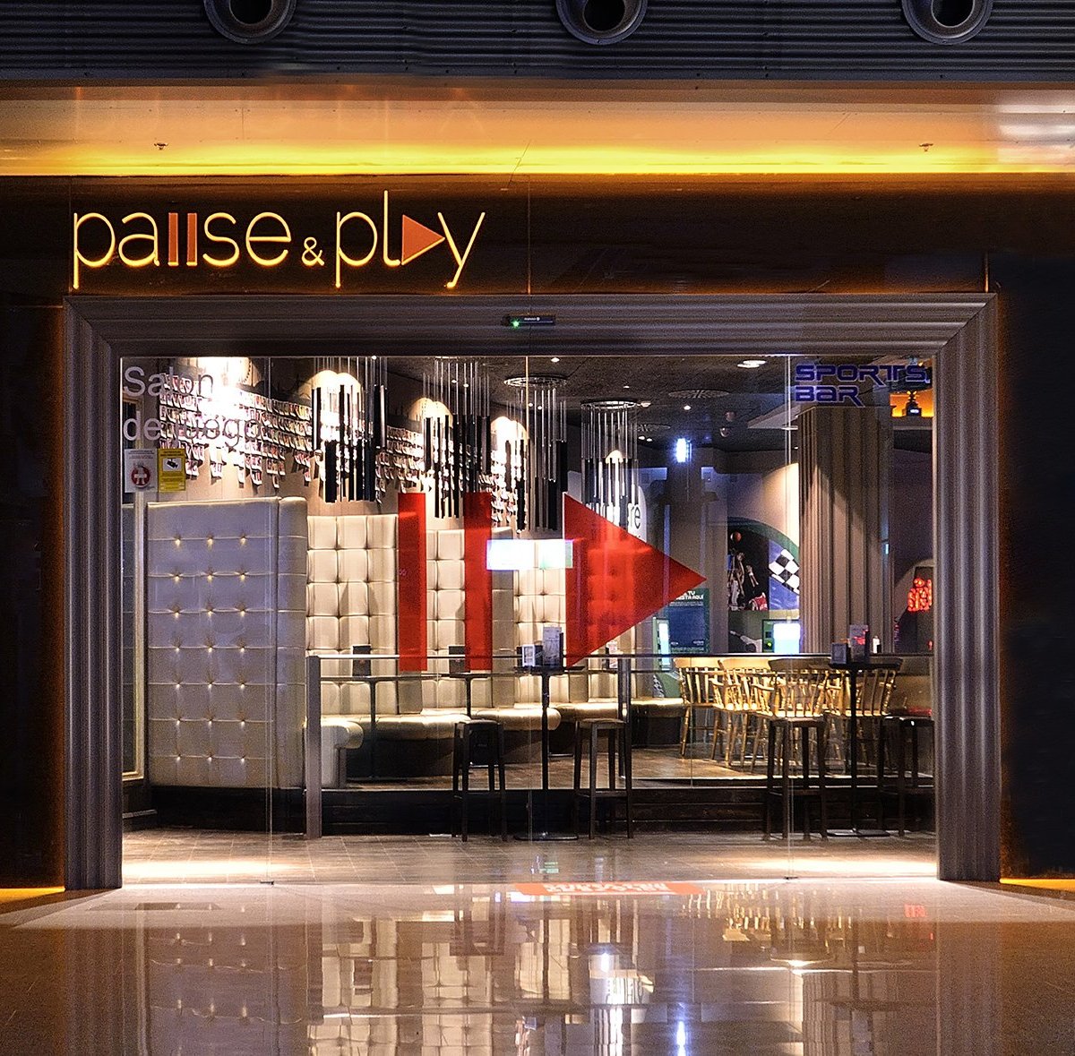 Pause and play casino