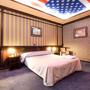 Номер Супериор с одной двуспальной кроватью , флаг США (№1)