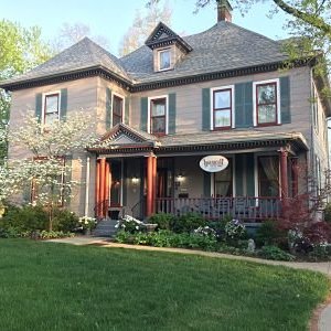 Loganberry Inn Bed and Breakfast front view in Fulton MO