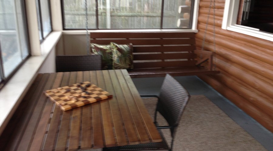 Our Cozy vintage Elk cabin - Great porch with a swing and fantastic view!