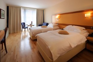 Room & Suite