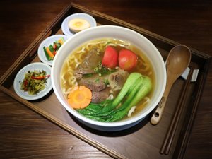 用餐 