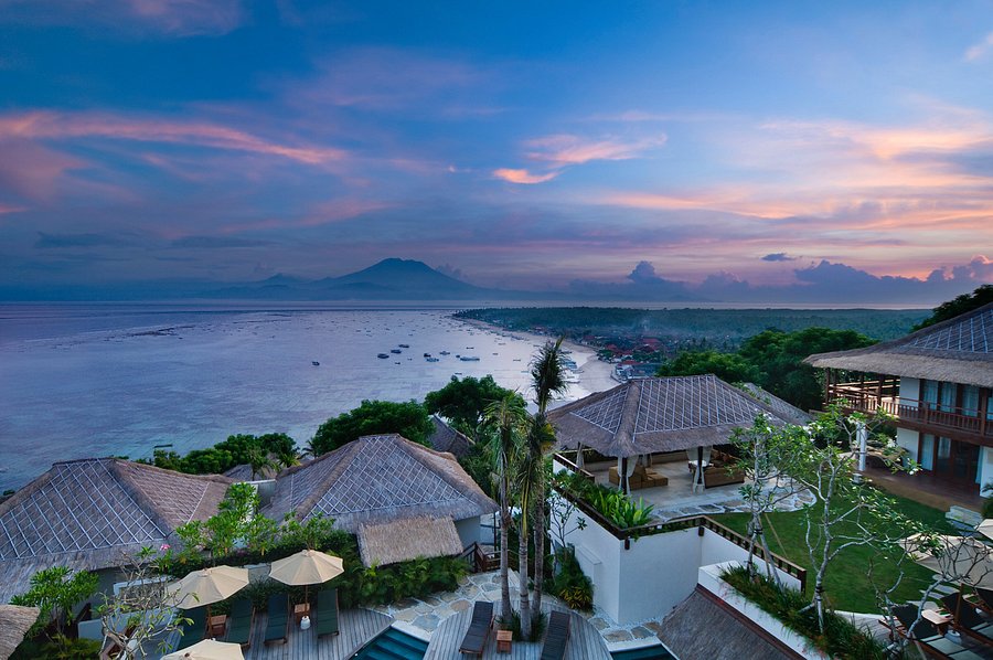 Sunrise at Batu Karang Lembongan Resort & Spa