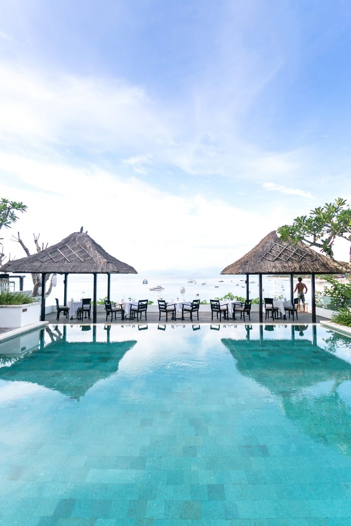 Batu Karang Lembongan Resort & Spa – Privater Balkon: Fotos und ...