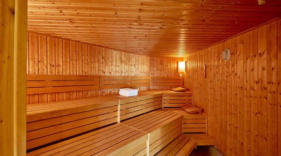 Wellnessbereich mit Sauna im H+ Hotel Ferienpark Usedom
