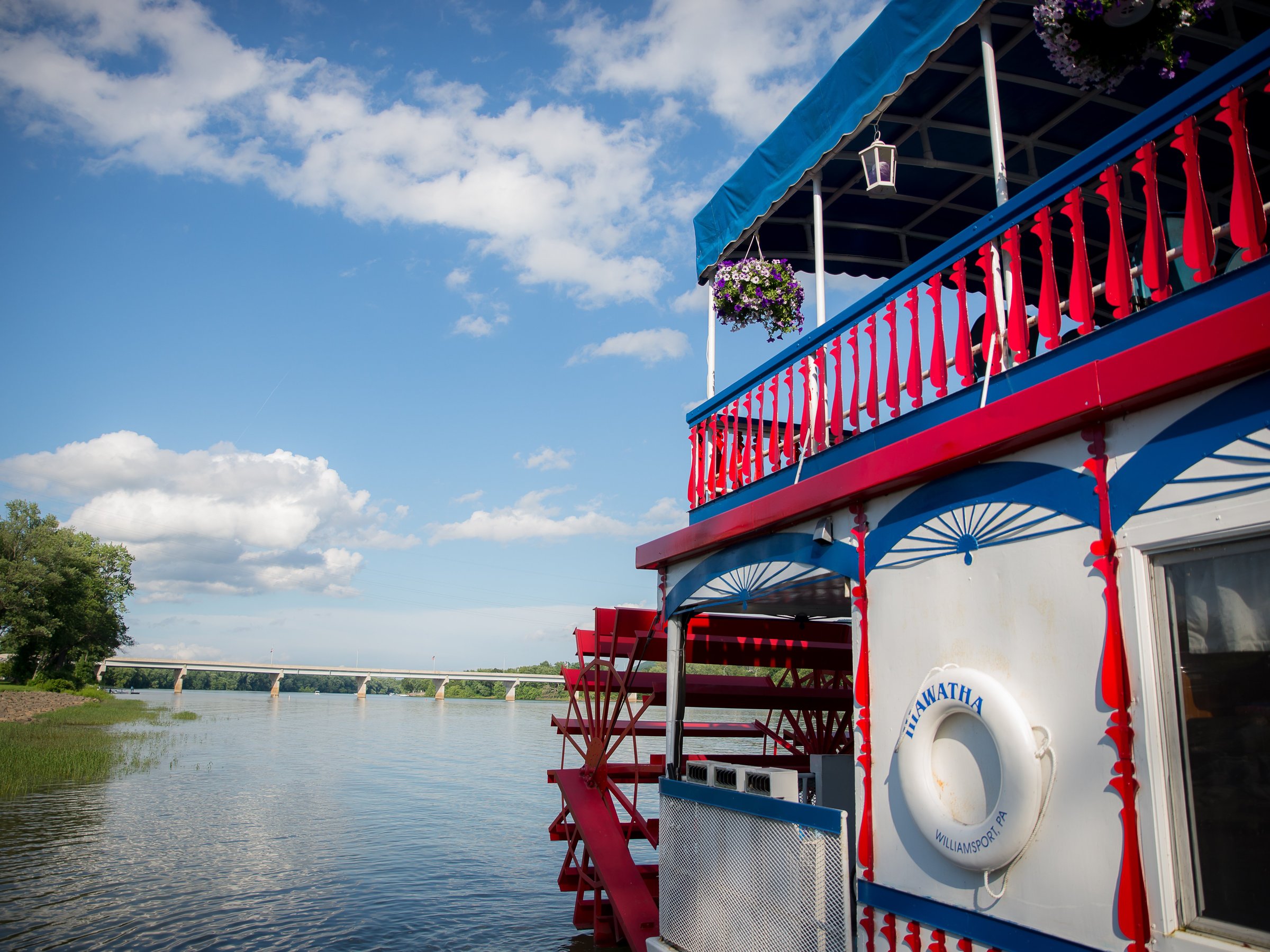 hiawatha paddlewheel riverboat photos