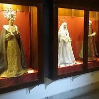 Sala arte sacro colonial.