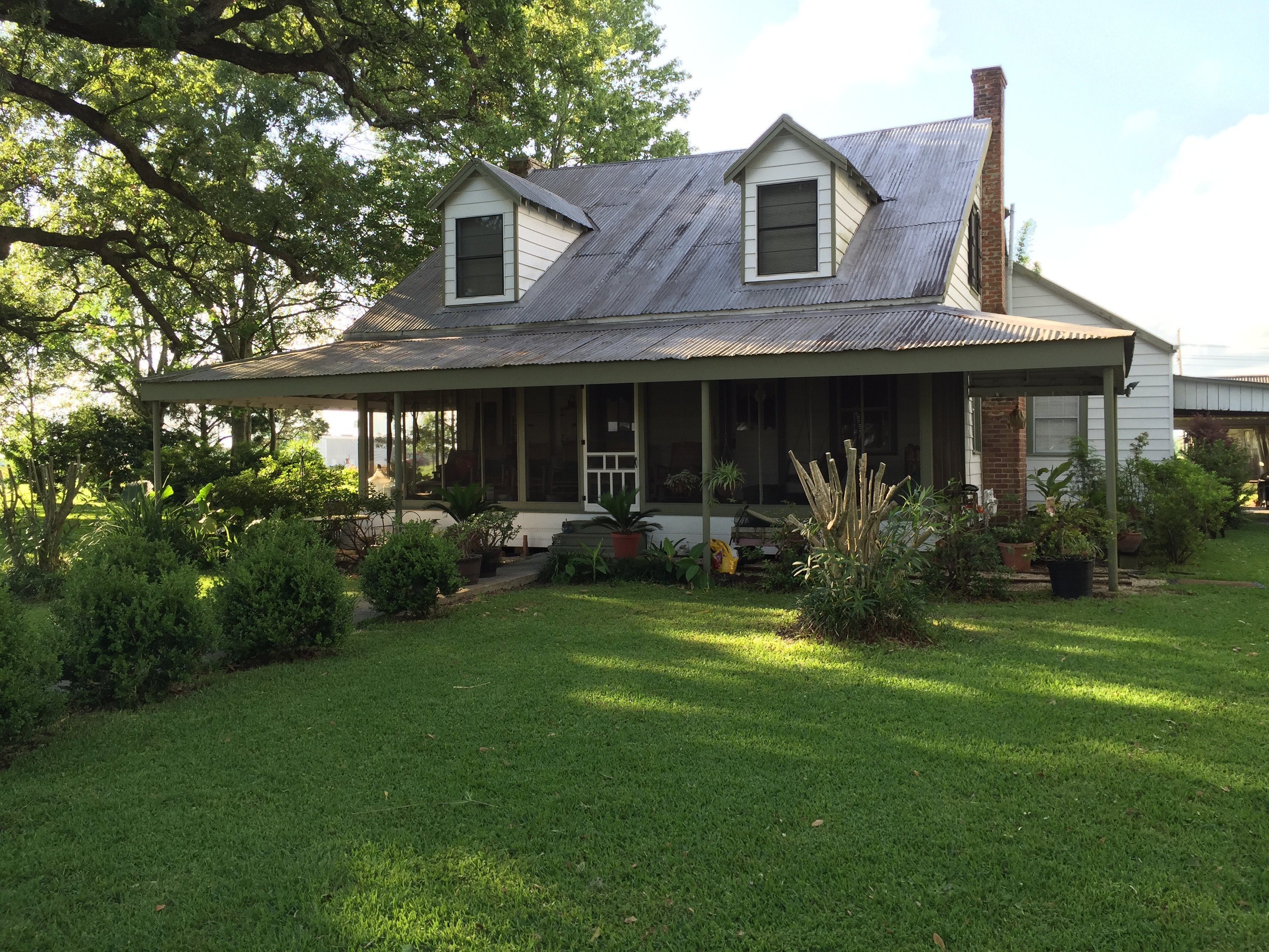 WATERPROOF PLANTATION - A CAJUN COUNTRY CHATEAU - Guest House Reviews ...