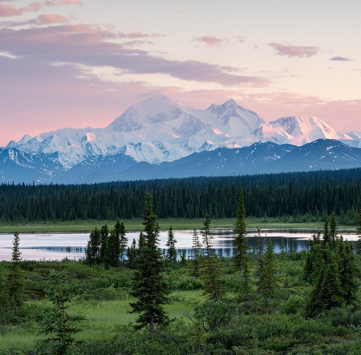 Mountain works. Denali National Park Alaska. Озеро Уандер, национальный парк Денали. Нац парк Денали фото достопримечательности. Полет над национальным парком Денали..