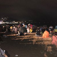 Esperando el Festival Pirotécnico