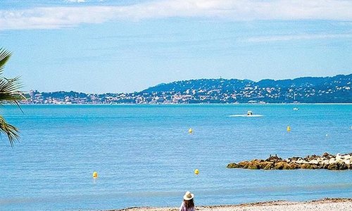La mer, le sable et le shopping à  Cap3000