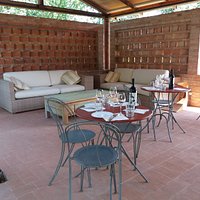 Degustazione a bordo piscina