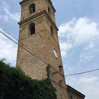 La torre medievale ed uno dei simboli della comunità locale
