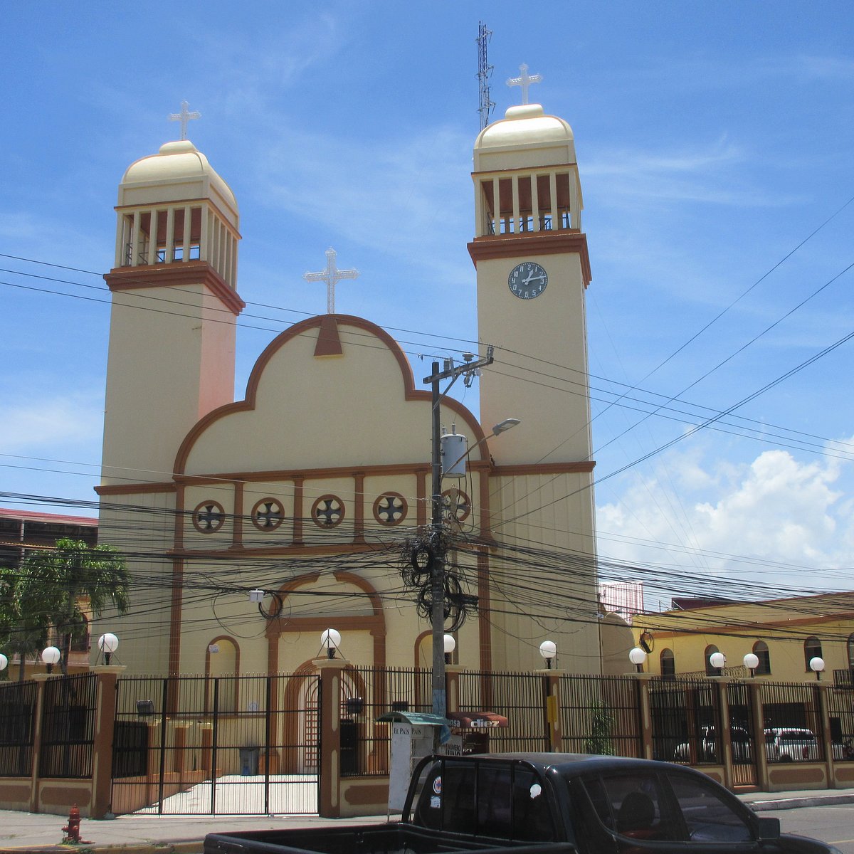 Catedral de San Isidro, La Ceiba Catedral de San Isidro, La Ceiba