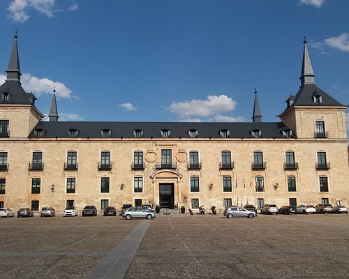 MEJORES Edificios con valor arquitectónico en Lerma (2023) MEJORES Edificios con valor arquitectónico en Lerma (2023)