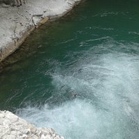 Fiume Burano- Le Pozze di Foci- Salto d'acqua nel laghetto sottostante (foto n.2)