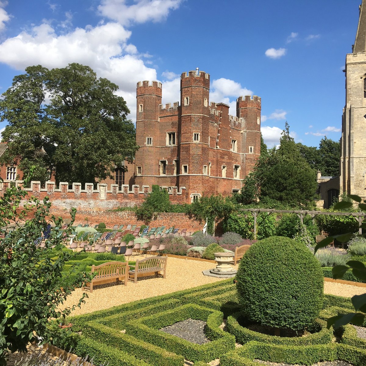 BUCKDEN TOWERS : Ce qu'il faut savoir pour votre visite (avec critiques)