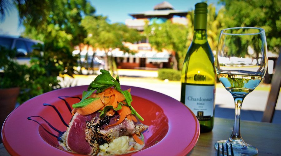 somos la casa del atun en Puerto Escondido. maridage perfecto, frescura y calidad 