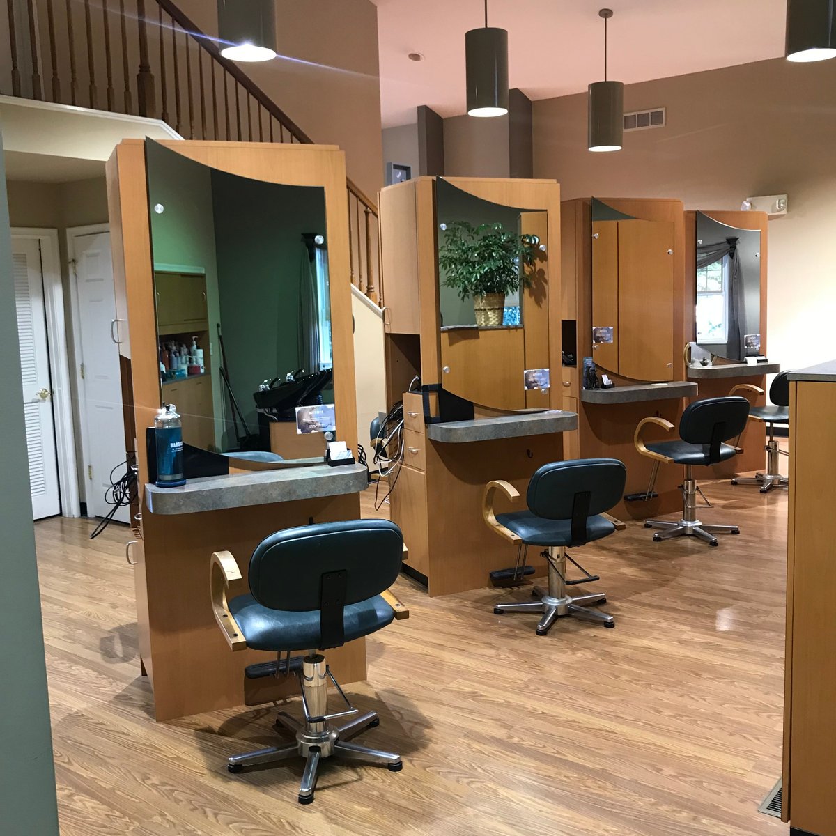 Tangles Hair Salon and Day Spa - 칼라일 - Tangles Hair Salon and Day Spa의 리뷰 - 트립어드바이저