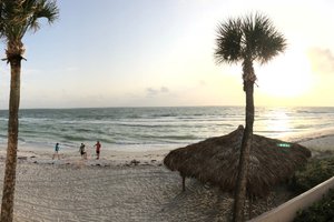 Piscina y playa