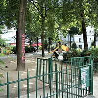 Entrée du square