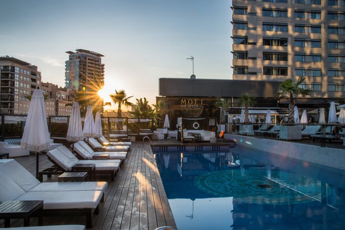 Hilton Diagonal Mar Barcelona Pool Pictures & Reviews - Tripadvisor