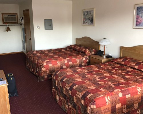 BISHOPS COUNTRY INN MOTEL - Prices & Reviews (Jackman, Maine)