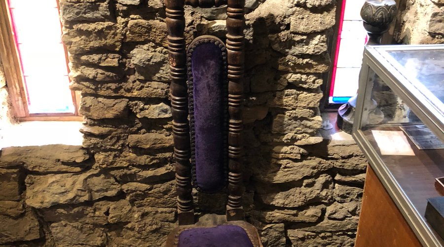 Purple velvet small chair