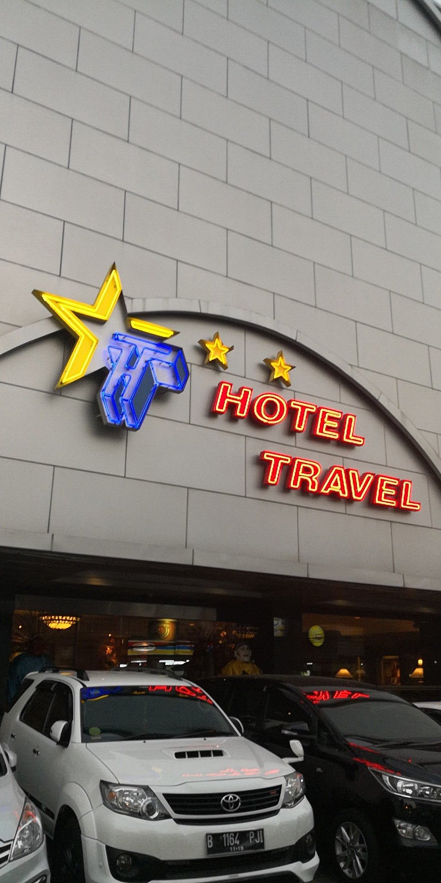 hotel travel jakarta address
