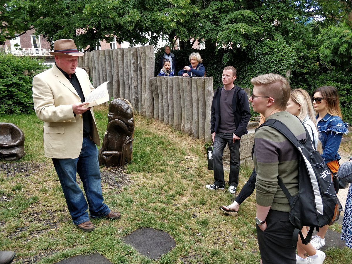 oscar wilde walking tour