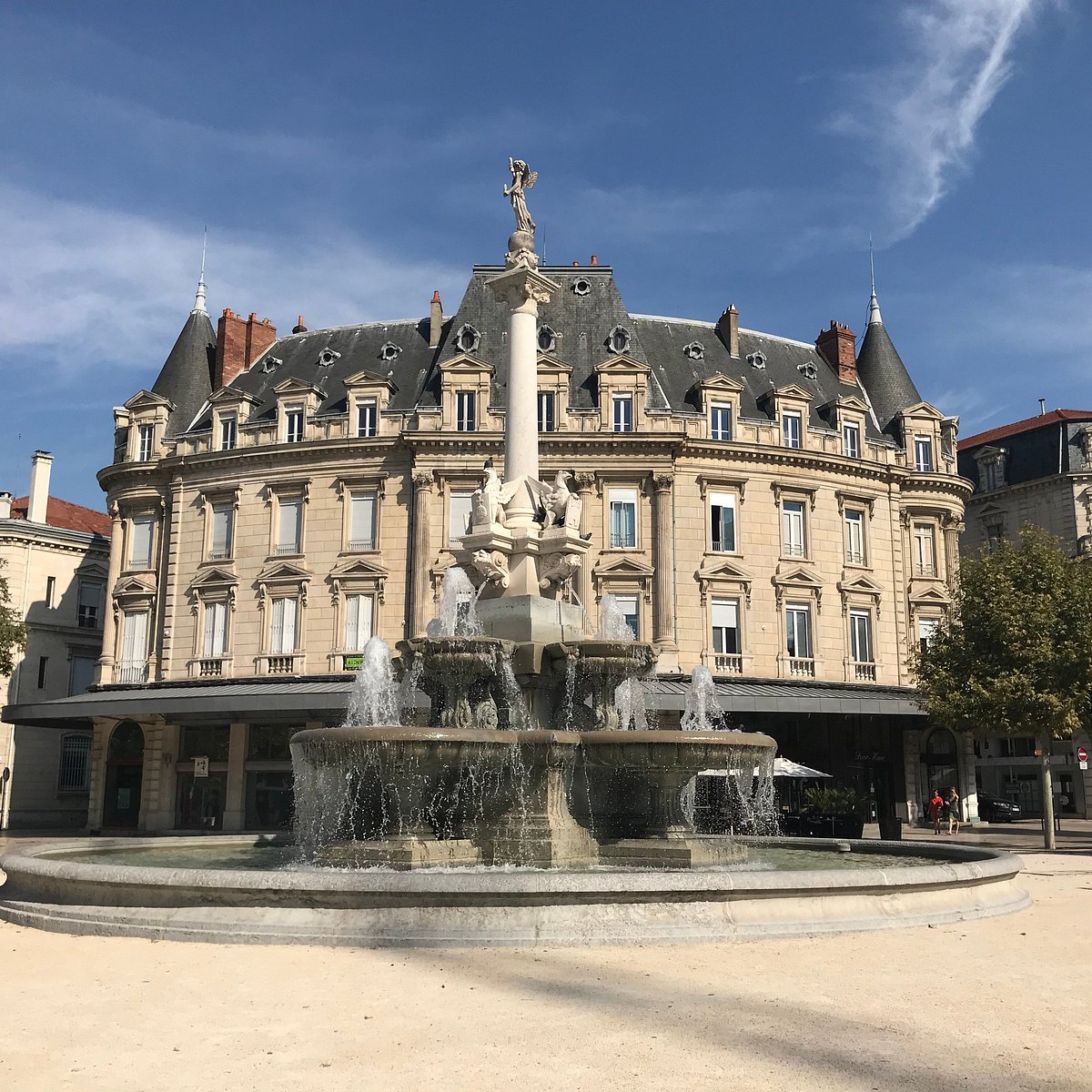 Валенс Франция. Валанс достопримечательности. Валенса город. Valence Town.