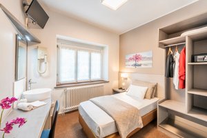 Room & Suite