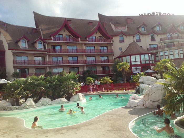 piscine hotel beauval