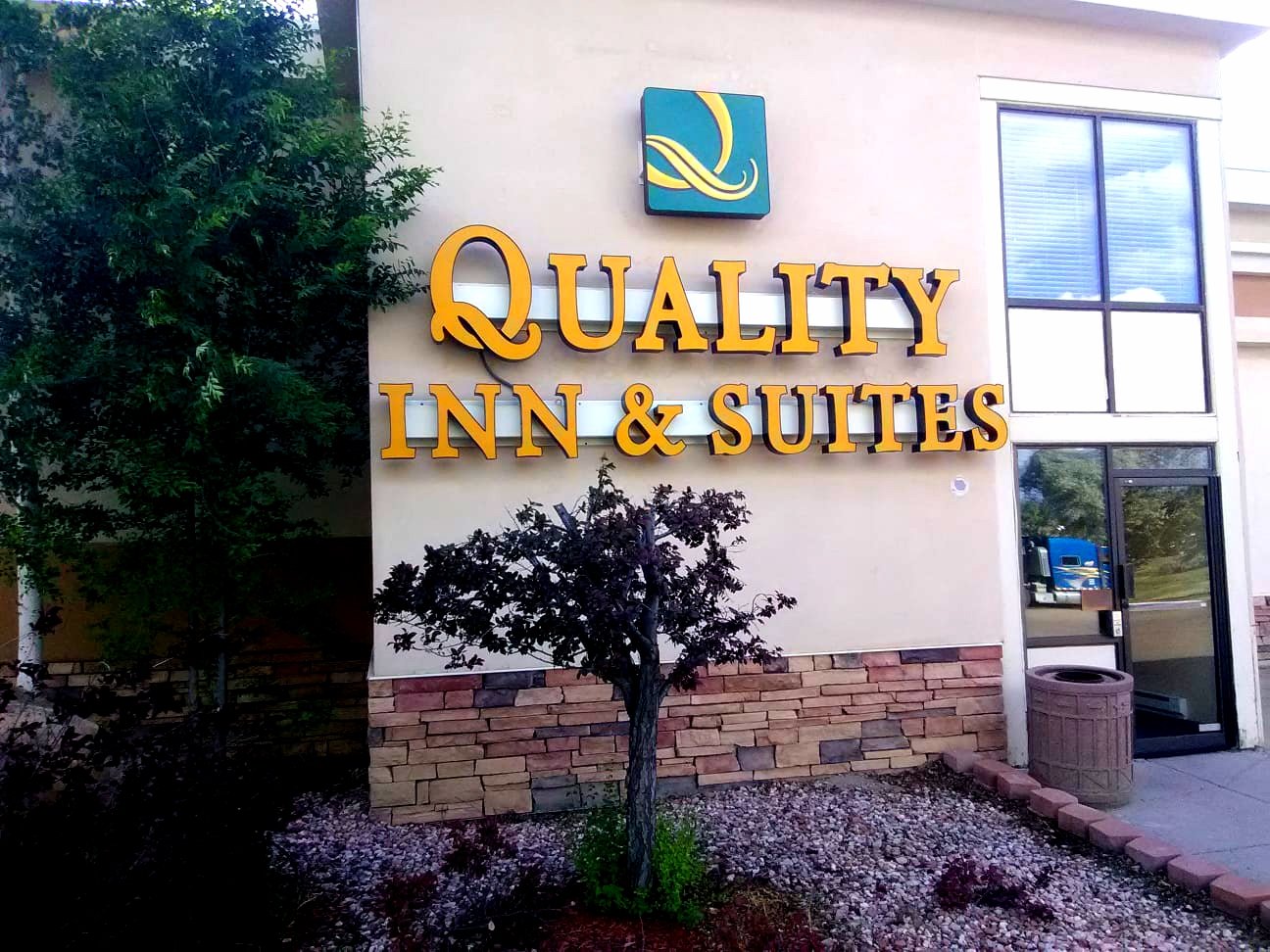 QUALITY INN SUITES Updated 2024 Prices Hotel Reviews Craig CO   West Entrance 