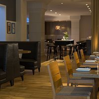 Finch's Restaurant at Renaissance Meadowlands