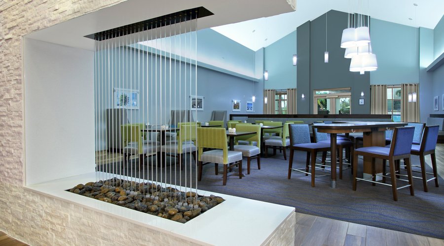 Lobby/Dining Area