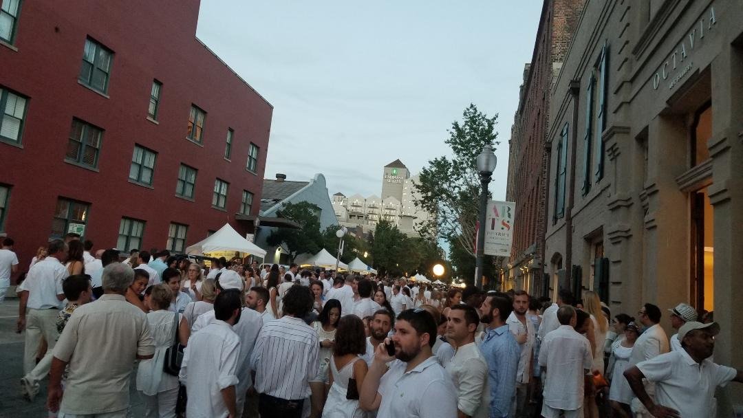 White Linen Party