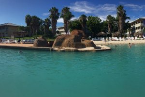 Piscina y playa