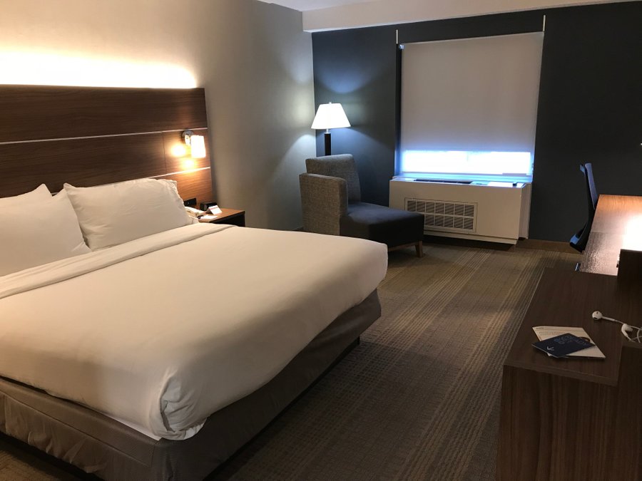 HOLIDAY INN EXPRESS EAST END $112 ($̶1̶7̶0̶) - Updated 2020 Prices ...