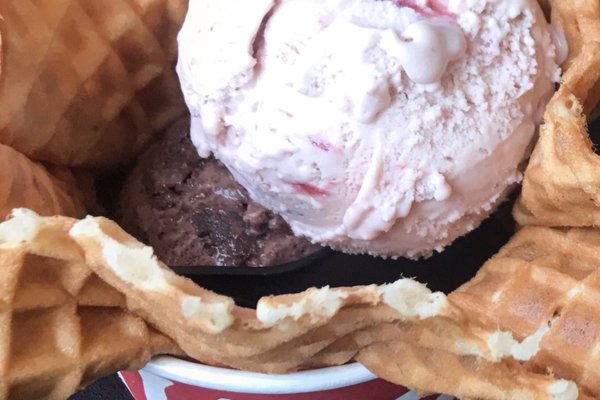 Ice Cream Places: 27 Yummy Ice Cream Shops with the Best Scoops 