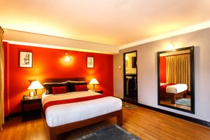 Room & Suite