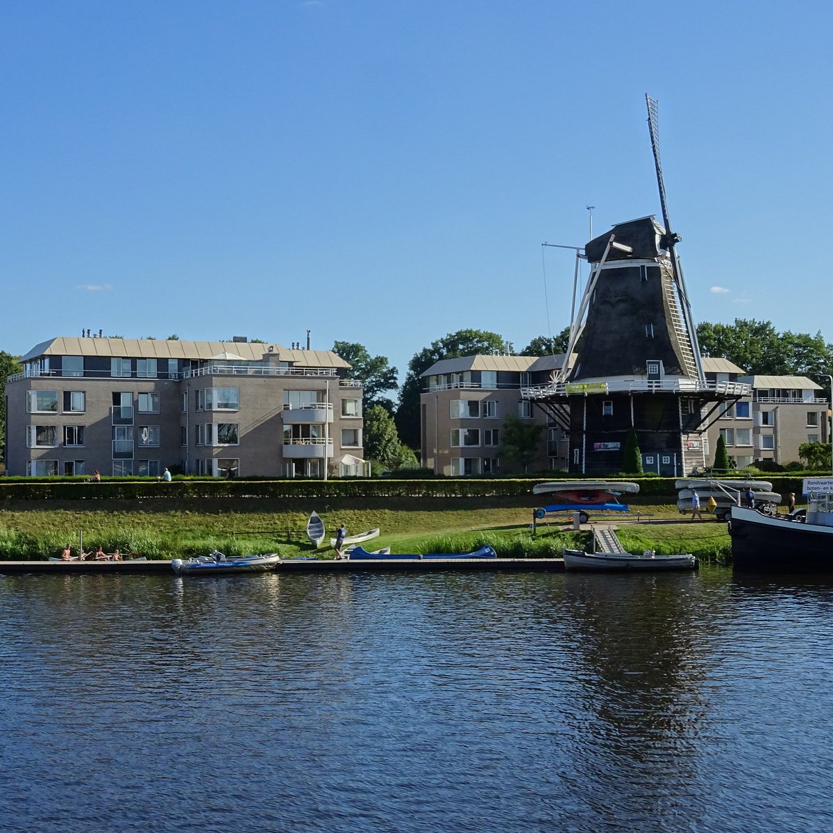 https://dynamic-media-cdn.tripadvisor.com/media/photo-o/14/10/8a/62/ommen-19de-eeuwse-windkorenmol.jpg?w=1200&h=1200&s=1