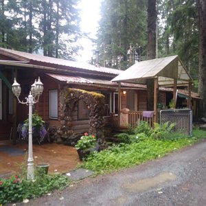 Private Green room suite entrance