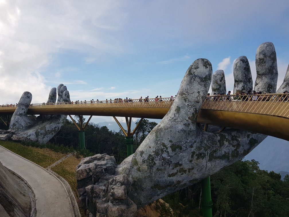 Viagens de 1 dia saindo de Huế para Ponte Chua Cau