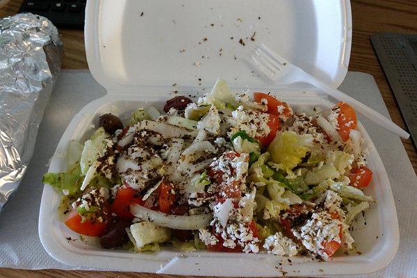 Small Greek Salad ?w=600&h=400&s=1