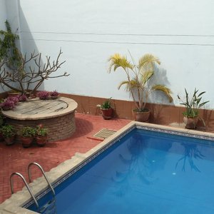 Piscina muy limpia, a pesar de que era invierno