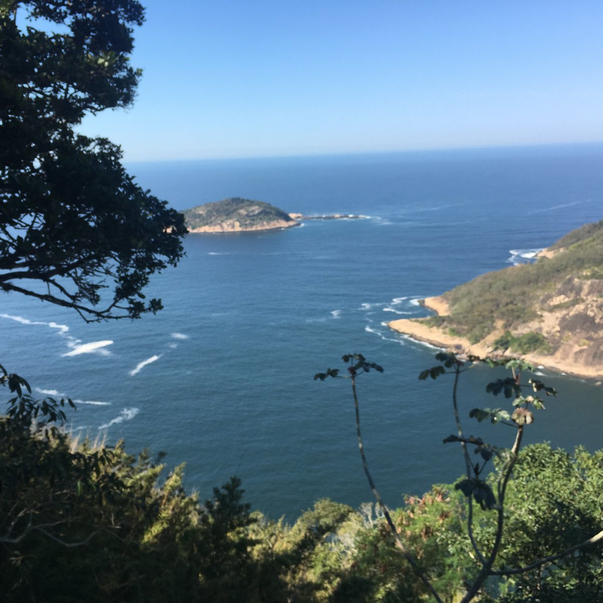 Rio de Janeiro: como é a trilha do Morro da Urca