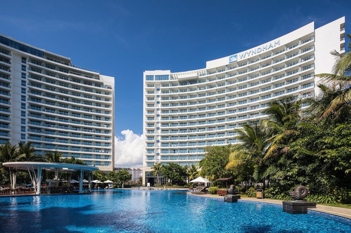 Wyndham Sanya Bay Pool: Pictures & Reviews - Tripadvisor