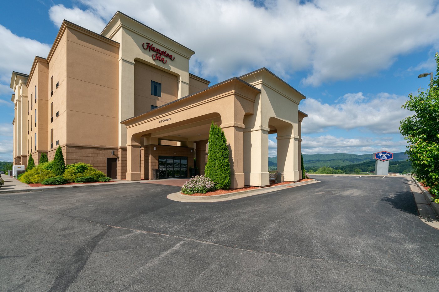 hampton-inn-elkins-updated-2024-prices-hotel-reviews-wv